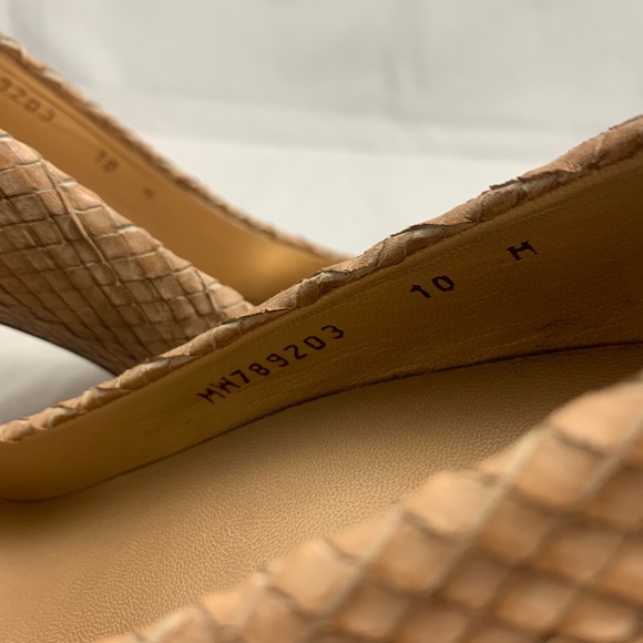 New Stuart Weitzman 10 tan snakeskin platform heel - Picture 6 of 8